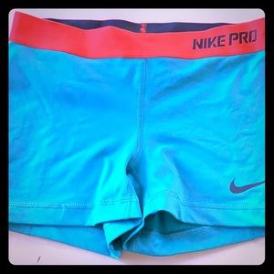 Nike Pro